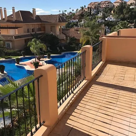 Lagenhet Med 4 Pooler, Gym, Restaurang & Jatte Nara Puerto Banus & Golf Apartment Marbella
