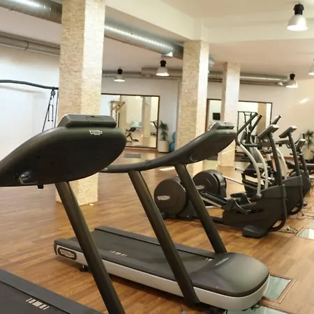 Lagenhet Med 4 Pooler, Gym, Restaurang & Jatte Nara Puerto Banus & Golf Apartment Marbella