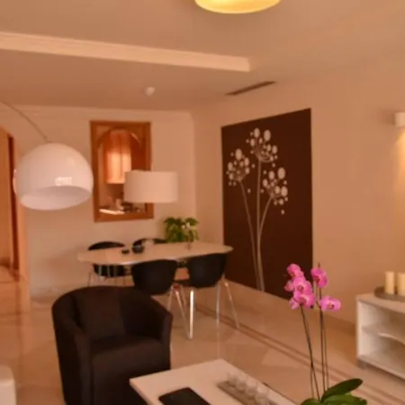 Lagenhet Med 4 Pooler, Gym, Restaurang & Jatte Nara Puerto Banus & Golf Marbella