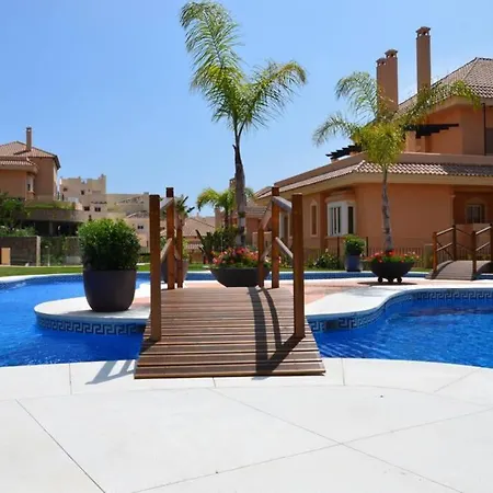 Lagenhet Med 4 Pooler, Gym, Restaurang & Jatte Nara Puerto Banus & Golf *